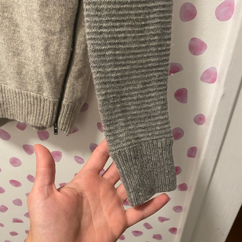 J Crew Womens 100% Wool Two Toned Gray Crew Neck Sweater with Side Zippers XS - Picture 6 of 6